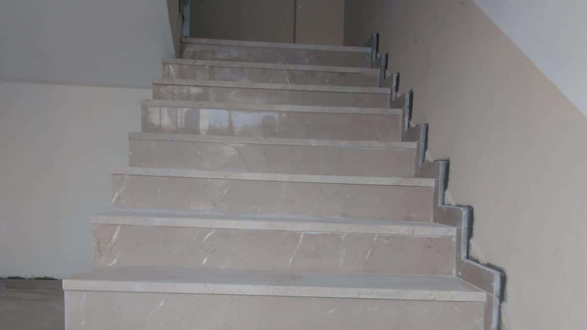 Okulumuz Ek Bina Merdivenlerine Mermer Kaplama Yapıldı